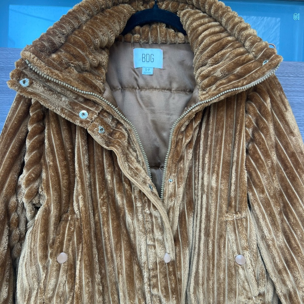 BDG Tan Ribbed Puff Jacket Size Small - Picture 6 of 13